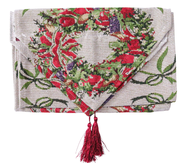 Christmas Wreath Table Runner
