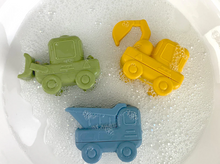 Load image into Gallery viewer, Silicone Squeezy Bath Toys
